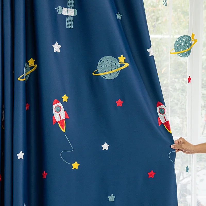 Blackout Curtain Nursery - الأزرق الداكن الكرتون صاروخ سفينة الفضاء