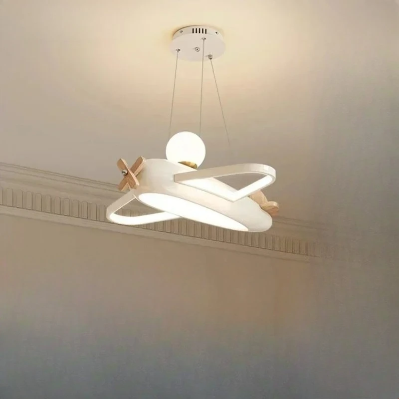 مصابيح طائرة بتصميم نورديك، ثر - مراجعة Baby Nursery Chandelier وسعره