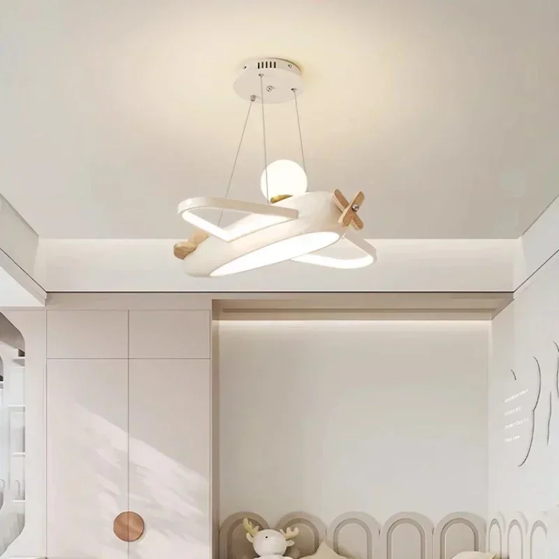 مصابيح طائرة بتصميم نورديك، ثر - مراجعة Baby Nursery Chandelier وسعره