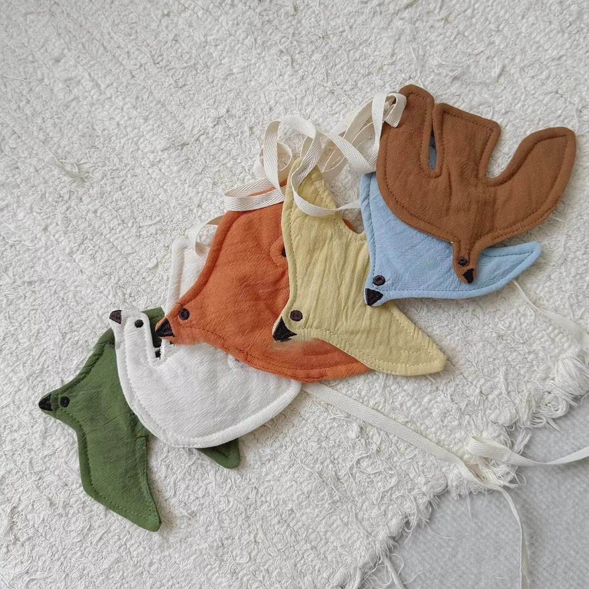 أعلام قماشية على شكل طيور لتزي - مراجعة Baby Nursery Fabric وسعره